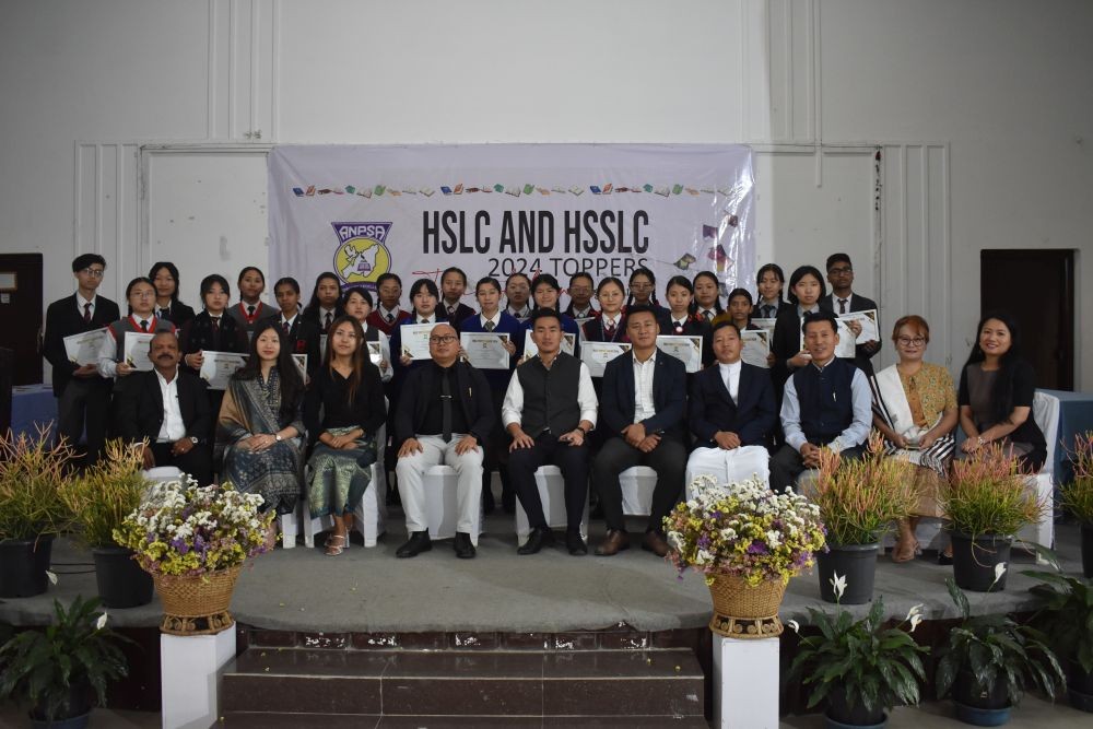 The All Nagaland Private Schools Association (ANPSA) Kohima unit felicitated HSLC and HSSLC rank holders at Christ King Hr Sec School auditorium on May 4.